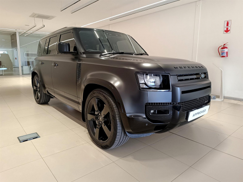 Land Rover Defender 110 3.0D 257kW D350 X-Dynamic HSE in Botswana