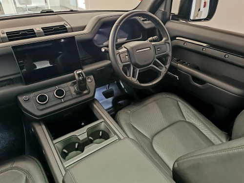 Land Rover Defender 110 3.0D 257kW D350 X-Dynamic HSE in Botswana
