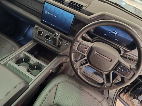 Land Rover Defender 110 3.0D 257kW D350 X-Dynamic HSE in Botswana