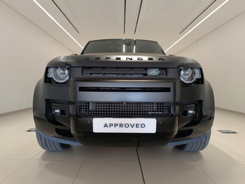 Land Rover Defender 110 3.0D 257kW D350 X-Dynamic HSE in Botswana