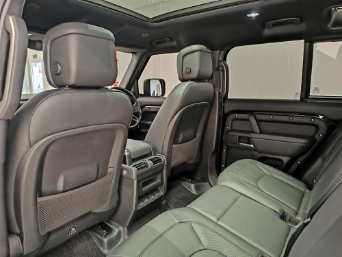 Land Rover Defender 110 3.0D 257kW D350 X-Dynamic HSE in Botswana