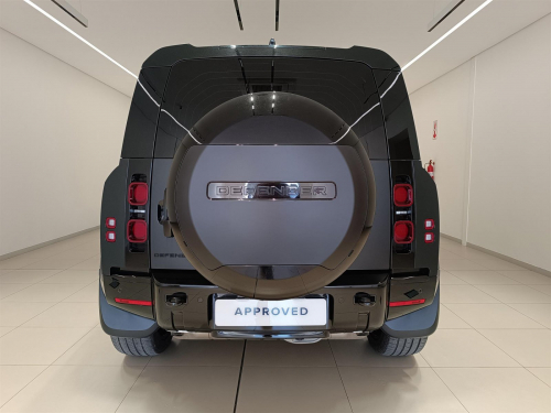 Land Rover Defender 110 3.0D 257kW D350 X-Dynamic HSE in Botswana