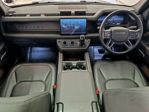 Land Rover Defender 110 3.0D 257kW D350 X-Dynamic HSE in Botswana