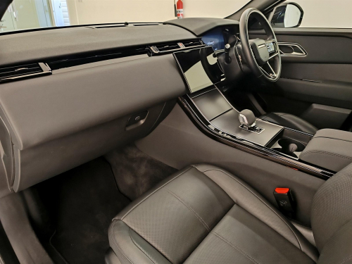 Range Rover Velar 3.0D D300 R-Dynamic SE in Botswana