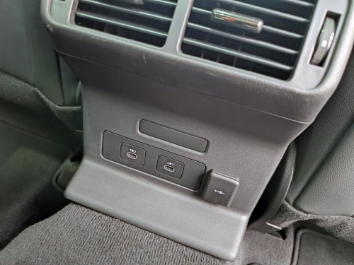 Range Rover Velar 3.0D D300 R-Dynamic SE in Botswana