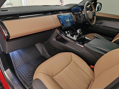 Range Rover Sport 3.0D 258kW D350 Dynamic SE in Botswana