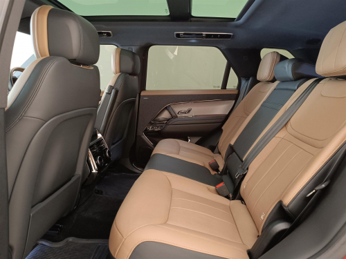 Range Rover Sport 3.0D 258kW D350 Dynamic SE in Botswana