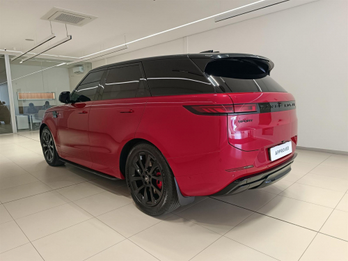 Range Rover Sport 3.0D 258kW D350 Dynamic SE in Botswana