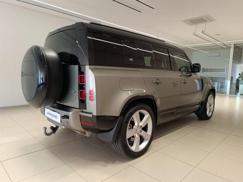 Land Rover Defender 110 3.0D D300 X-Dynamic HSE in Botswana