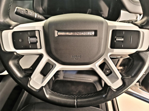 Land Rover Defender 110 3.0D 221kW D300 X-Dynamic HSE in Botswana