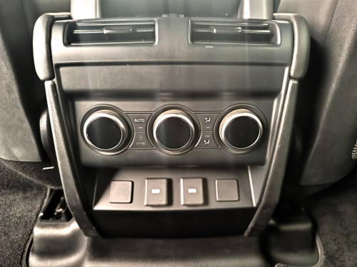 Land Rover Defender 110 3.0D 221kW D300 X-Dynamic HSE in Botswana