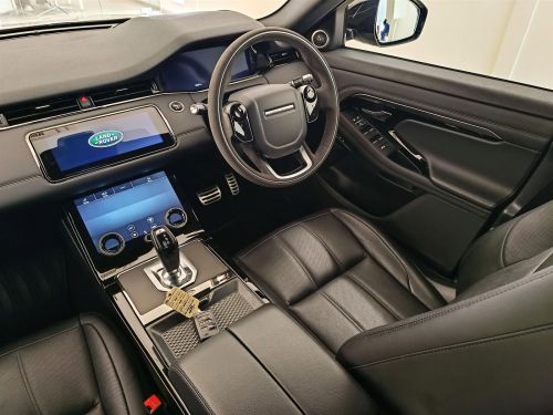 Range Rover Evoque 2.0D 132kW SE in Botswana