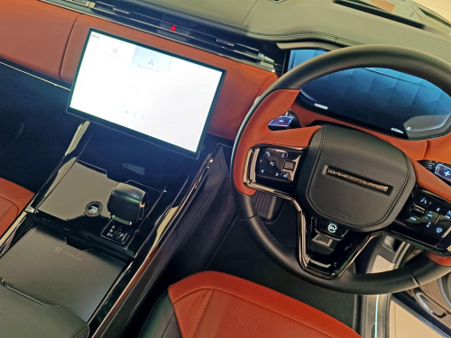 Range Rover Sport 4.4 V8 P8S AWD SWB SV 635PS in Botswana