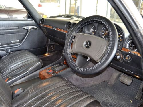 Mercedes-Benz 450 SLC in Botswana