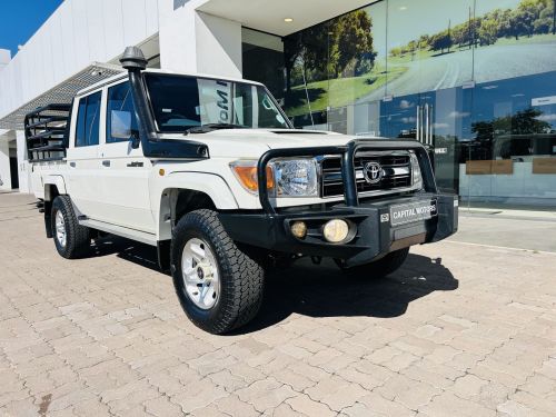 Toyota Land Cruiser 79 4.5L LX V8 in Botswana