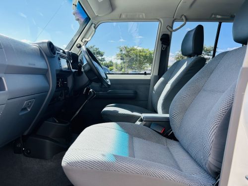 Toyota Land Cruiser 79 4.5L LX V8 in Botswana