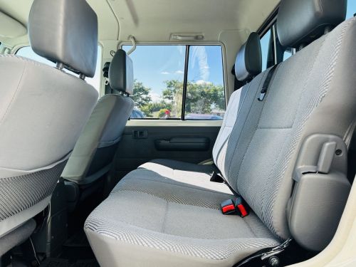 Toyota Land Cruiser 79 4.5L LX V8 in Botswana