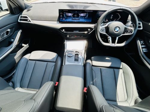 BMW 320i LCI in Botswana