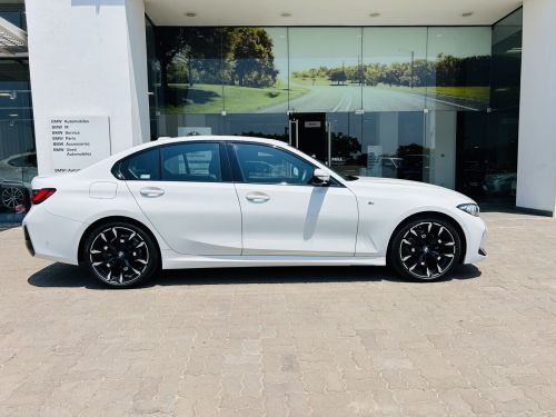 BMW 320i LCI in Botswana