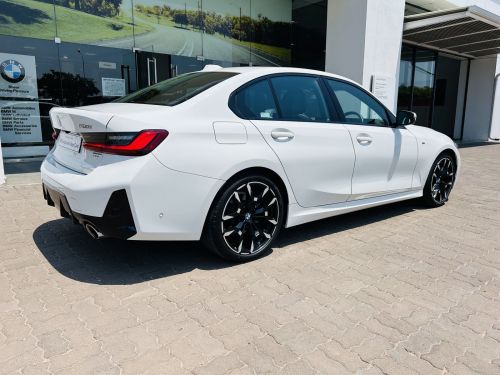 BMW 320i LCI in Botswana