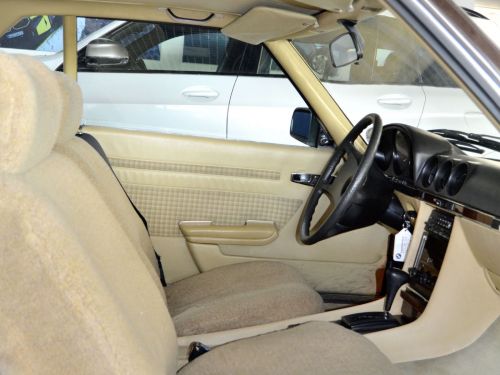 Mercedes-Benz 280 SL in Botswana