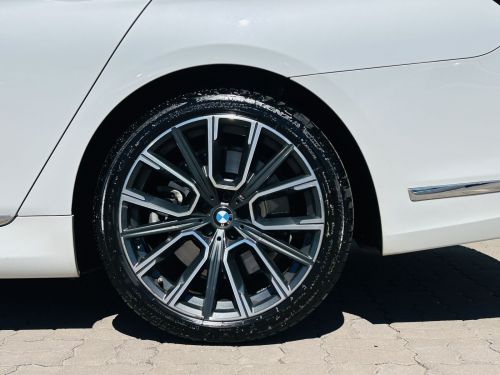 BMW 750Li xDrive in Botswana