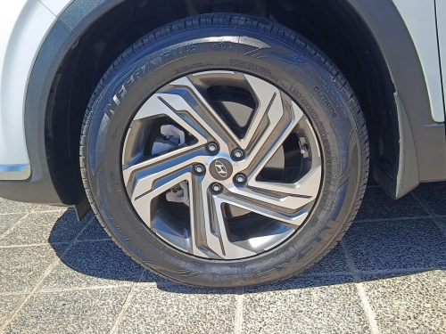 Hyundai Santa Fe R2.2 Executive in Botswana