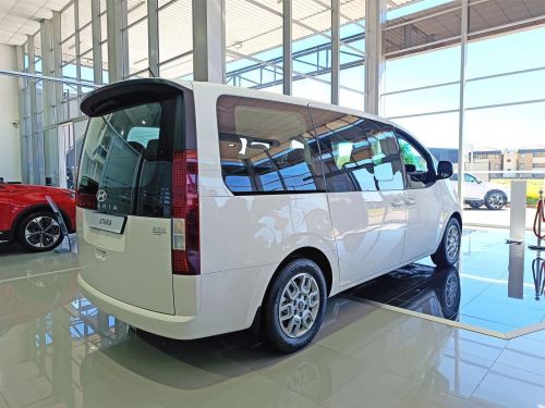 Hyundai Staria R2.2D 11S Executive Bus in Botswana