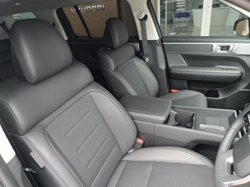 Hyundai Santa Fe Hybrid 1.6T in Botswana