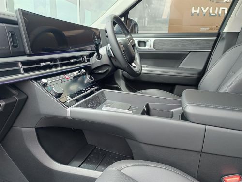 Hyundai Santa Fe Hybrid 1.6T in Botswana