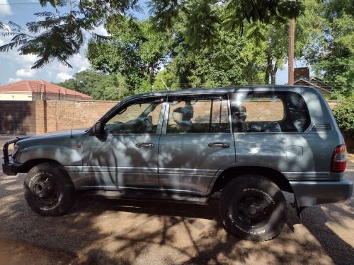 Toyota Land Cruiser 4.5 efi in Botswana