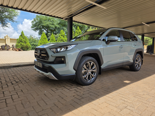 Toyota Rav4 GXR in Botswana