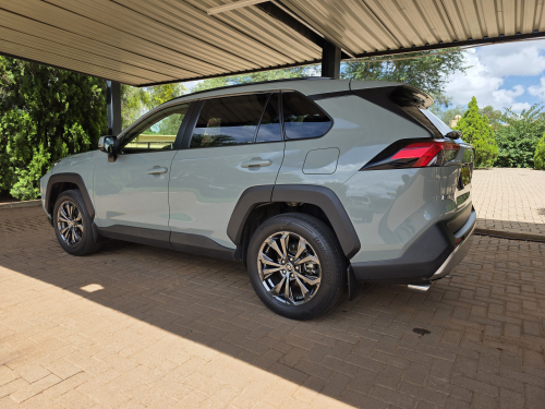 Toyota Rav4 GXR in Botswana