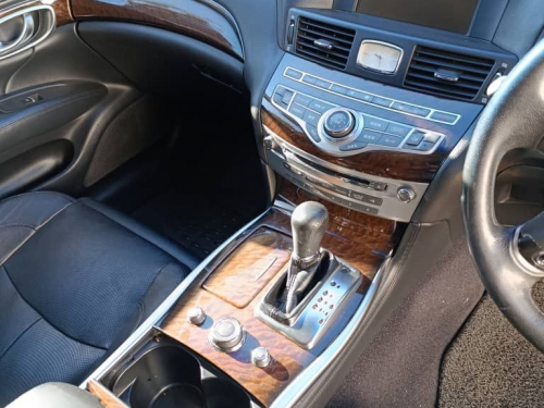 Nissan Fuga 370 GT in Botswana