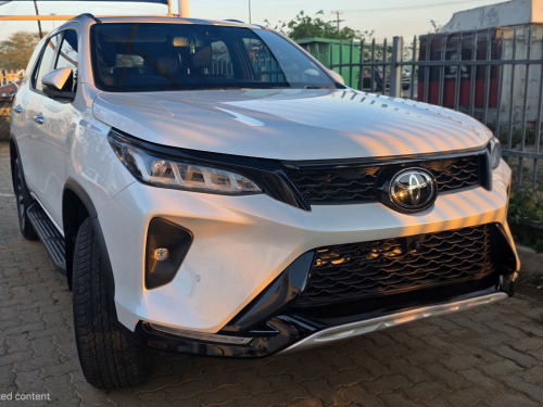 Toyota Fortuner 2.8 GD6 4x4 VX AT in Botswana