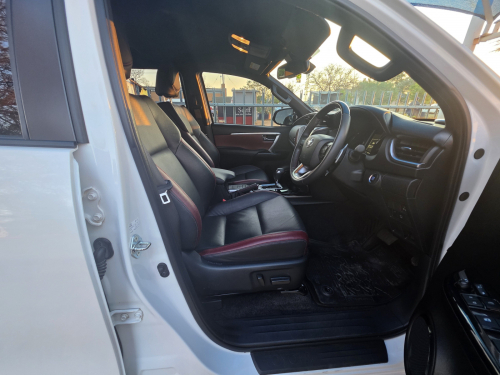 Toyota Fortuner 2.8 GD6 4x4 VX AT in Botswana