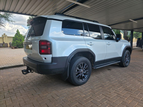 Toyota Prado 2.8 TX in Botswana