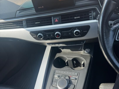 Audi A4 2.0T FSI Sport S Tronic (40 TFSI) in Botswana