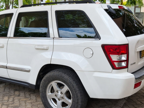Jeep Grand Cherokee Limited 4.7 V8 4x4 in Botswana