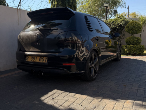 Volkswagen GTI 5 in Botswana