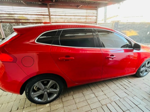 Volvo V40 in Botswana