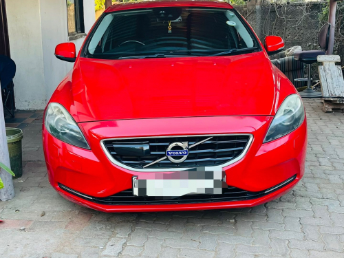 Used Volvo V40 for sale in Gaborone