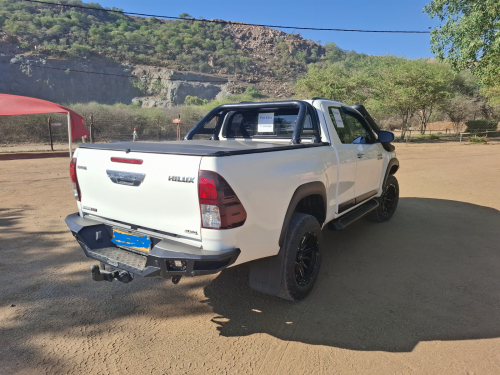 Toyota Hilux 2.8 GD 6 Legend 50 Club Cab 4 x 4 in Botswana