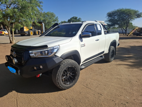 Used Toyota Hilux 2.8 GD 6 Legend 50 Club Cab 4 x 4 for sale in Gaborone