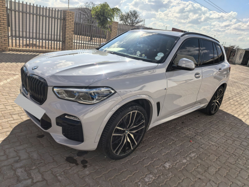 BMW X5 M30D in Botswana