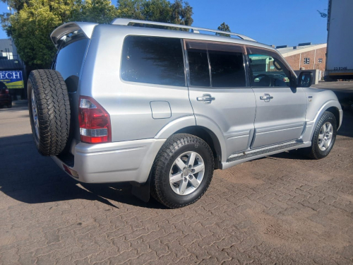 Mitsubishi Pajero 3.2 V6 GLS(Auto) in Botswana