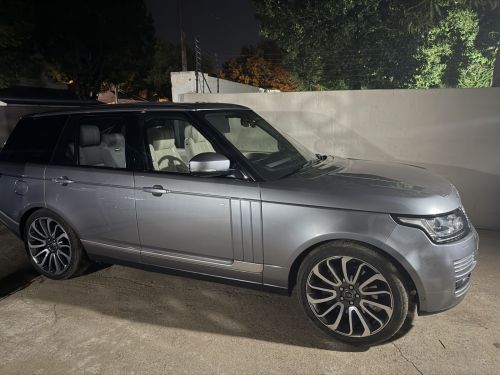 Range Rover Evoque 5.0L in Botswana