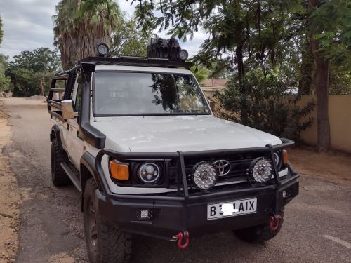 Toyota Land Cruiser 4.5 efi in Botswana