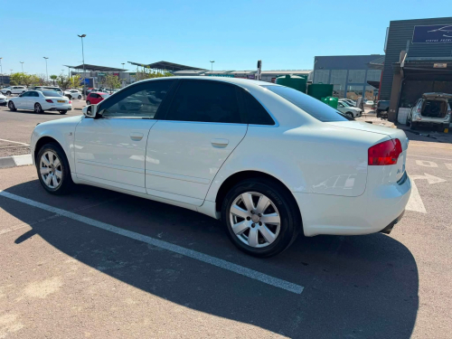 Audi A4 (B7) in Botswana