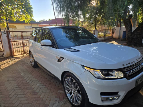 Land Rover Range Rover 3.0 V6 in Botswana